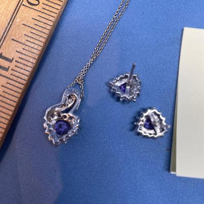 Sale Photo Thumbnail #495: Fabulous, like new.  Necklace has an extender on it.  6.8 grams total weight, not including extender!