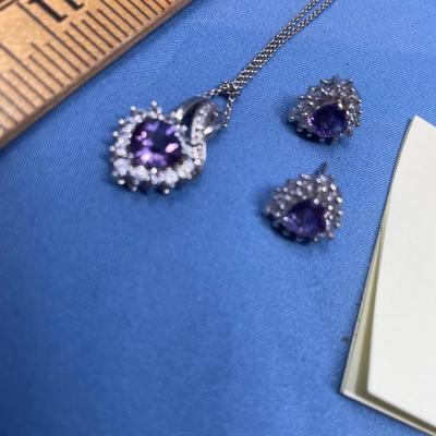 Sale Photo Thumbnail #494: Fabulous, like new.  Necklace has an extender on it.  6.8 grams total weight, not including extender!