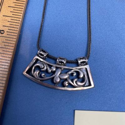 Sale Photo Thumbnail #498: New in box!  Retired piece. 14.9 grams total weight