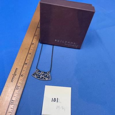 Sale Photo Thumbnail #496: New in box!  Retired piece. 14.9 grams total weight