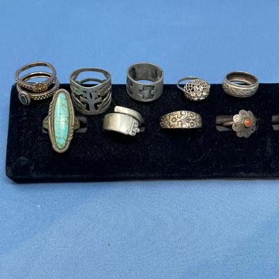 Sale Photo Thumbnail #562: Designer items & Native American made.  Great lot!  44.1 grams total weight!!