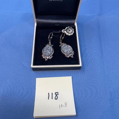 Sale Photo Thumbnail #569: New in box!  Great pieces.  10.8 grams total weight!