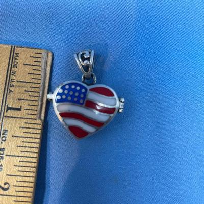 Sale Photo Thumbnail #578: This is too cute! 11.0 grams total weight.