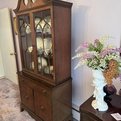 Duncan Phife China Cabinet