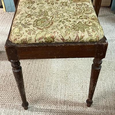 LOT 425: Vintage Sewing Machine Table and Bench