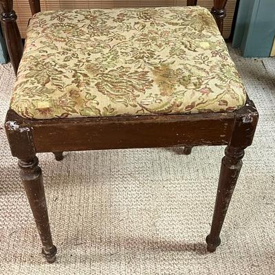 LOT 425: Vintage Sewing Machine Table and Bench