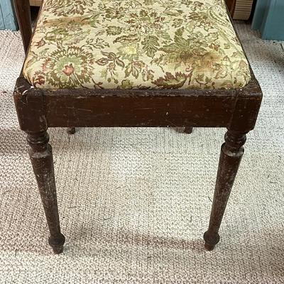 LOT 425: Vintage Sewing Machine Table and Bench