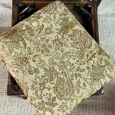 LOT 425: Vintage Sewing Machine Table and Bench