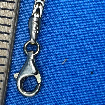 Sale Photo Thumbnail #598: Unique chain pattern. 6.6 grams total weight.