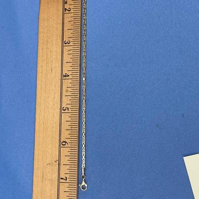 Sale Photo Thumbnail #597: Unique chain pattern. 6.6 grams total weight.