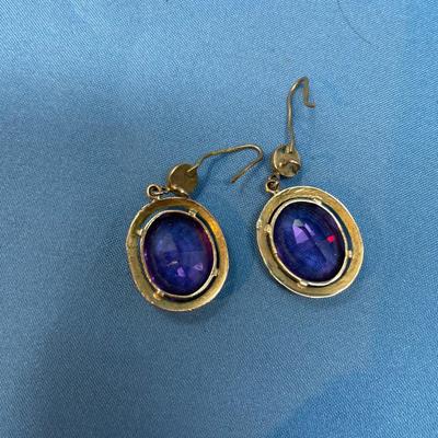 Sale Photo Thumbnail #602: Take a look, these are quite old! 5.6 grams total weight.