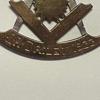 Sale Photo Thumbnail #623: This is a great vintage piece!  2.25" tall!  4.6 grams total weight. No damage or excessive wear!