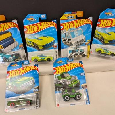 NETFLIX Hot Wheel Let's Race Die-cast Vehicles