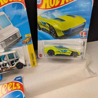NETFLIX Hot Wheel Let's Race Die-cast Vehicles