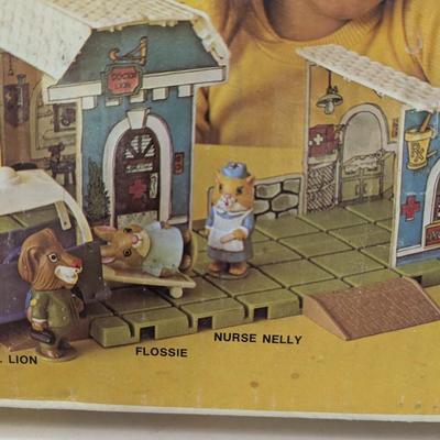 Vintage Playskool Richard Scarry's Puzzletown Set A - Dr. Lion's Medical Center