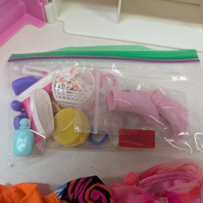Mattel Barbie Fashionistas Ultimate Closet Doll & Accessories