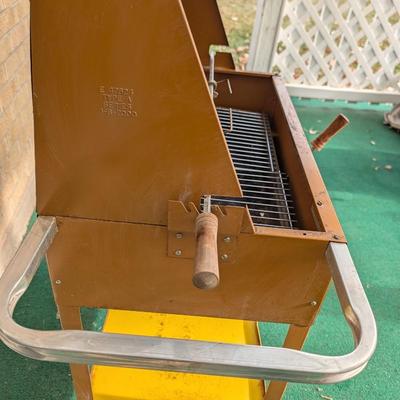 Vintage charcoal grill