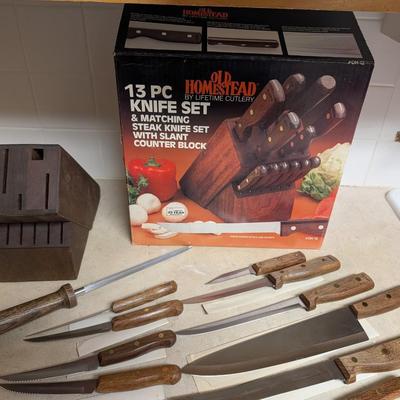13 piece knife set with counter block