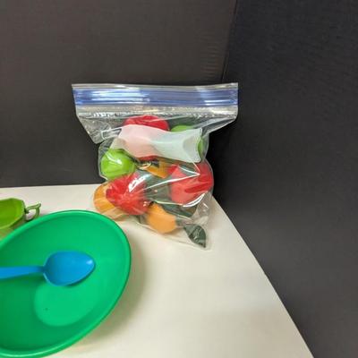 Plastic & Tin Children's Fruits & Veggies & Cups & Bowls