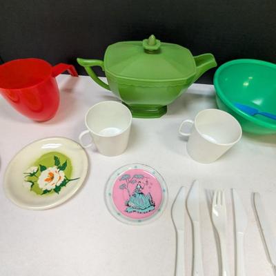 Plastic & Tin Children's Fruits & Veggies & Cups & Bowls