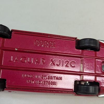 Vintage Die-cast & Tin Toys - Corgi - Dinky Toys Army 1 Ton Cargo Truck