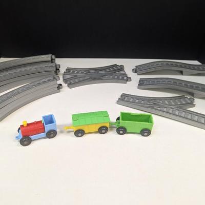 Vintage Child Guidance Toy Railroad Train w/ Snap Together Tracks