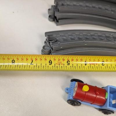 Vintage Child Guidance Toy Railroad Train w/ Snap Together Tracks