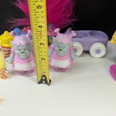 Hasbro 2017 Dream Works Trolls Camp Critter Pod Play Set