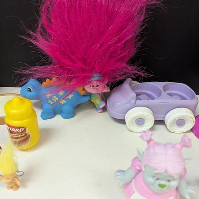 Hasbro 2017 Dream Works Trolls Camp Critter Pod Play Set