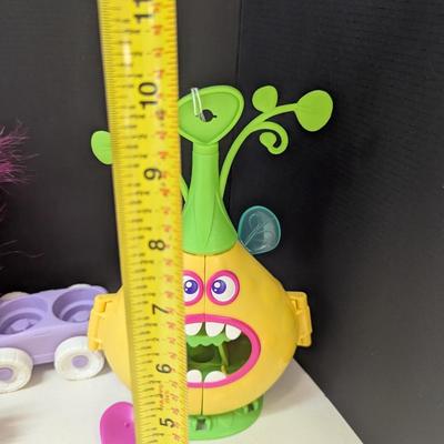 Hasbro 2017 Dream Works Trolls Camp Critter Pod Play Set