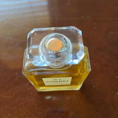 Chanel N*5 and Ralph Lauren Polo (B2-BC)