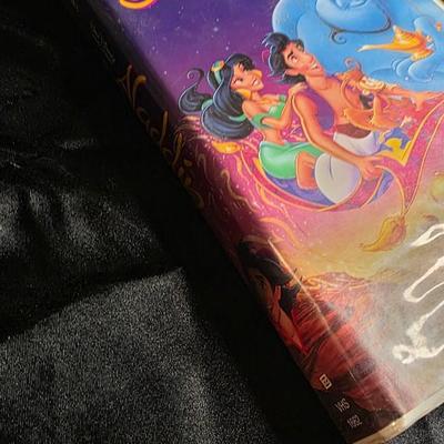 Walt Disney Masterpiece Aladdin VHS - 1993 Black Diamond Era Clamshell Case