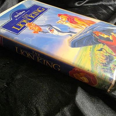 Walt Disney Masterpiece The Lion King VHS - 1995 Deluxe Edition Clamshell with Cave Art Box