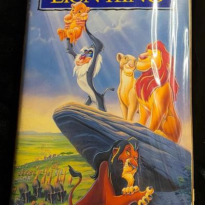 Walt Disney Masterpiece The Lion King VHS - 1995 Deluxe Edition Clamshell with Cave Art Box