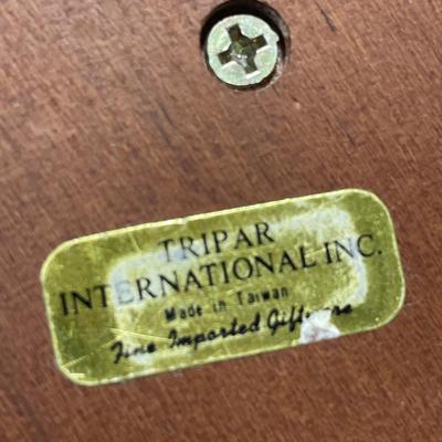 Crystals on wood ornament stands