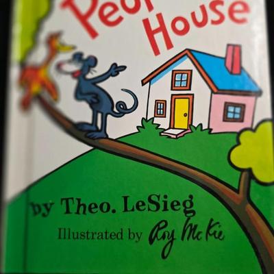 In a People House by Theo. LeSieg (Dr. Seuss) - 1972 Bright and Early Book Illustrated by Roy McKie