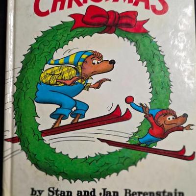 The Bears' Christmas by Stan and Jan Berenstain - 1970 Beginner Book First Edition