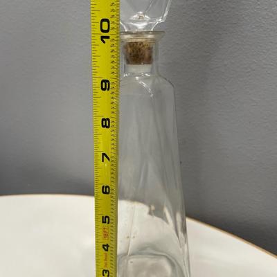 Octagonal decanter