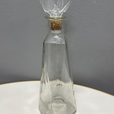 Octagonal decanter