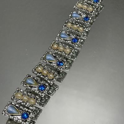 Faux pearl and Aurora Borealisbracelets