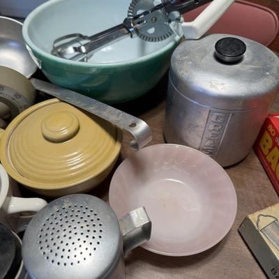 Vintage Kitchen Assortment 286