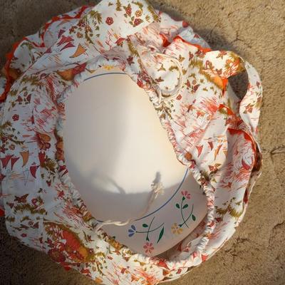 Pot holders, vintage apron, paper plate picnic holder