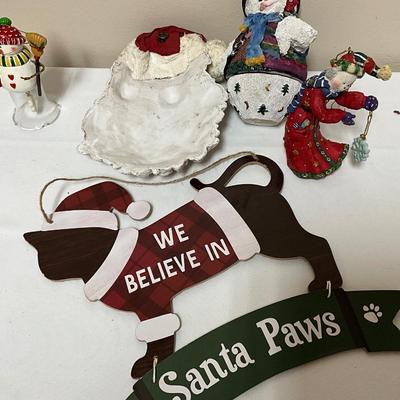 Sale Photo Thumbnail #91: .Ceramic Santa, musical Santa, wooden items