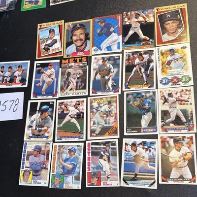 Topps Baseball Cards