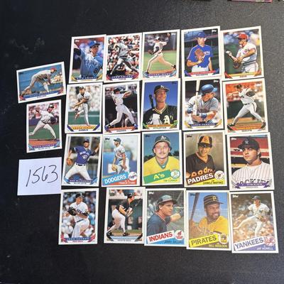 Topps Baseball Cards