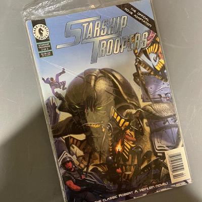 Sale Photo Thumbnail #360: Lot of various comics from DC

Starship troopers movie comic #2
Aliens kidnapped #3
Aliens Survival #1
Star Wars new hope #1

*shipping available at buyers expense