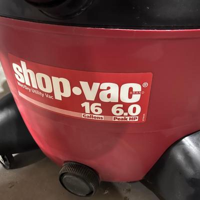 Sale Photo Thumbnail #156: 16 gallon shop vac with peak output of 6 hp.  Comes with a variety of attachments mounted onto the back.