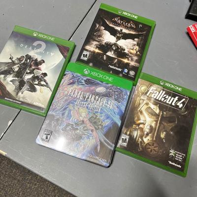 Sale Photo Thumbnail #241: Xbox one game lot including:

Call of duty: black ops 3
Fall out 4
Dark souls 3
Final fantasy XV
Destiny 2
Batman Arkham knight

*shipping available at buyers expense