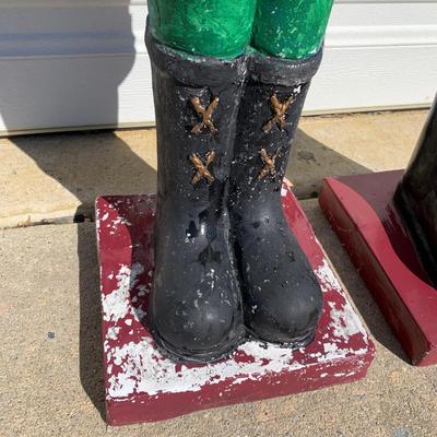 LOT 426: Plaster Christmas Solider Yard Decor