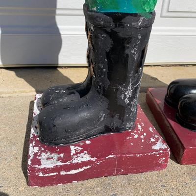 LOT 426: Plaster Christmas Solider Yard Decor